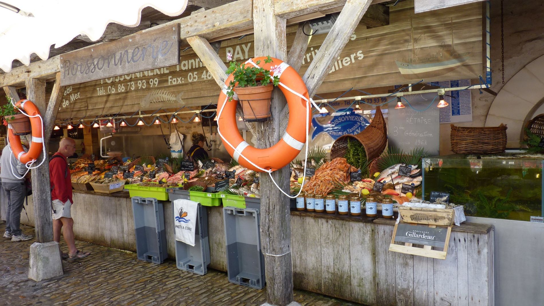 Ile de ré market near camping le Phare
