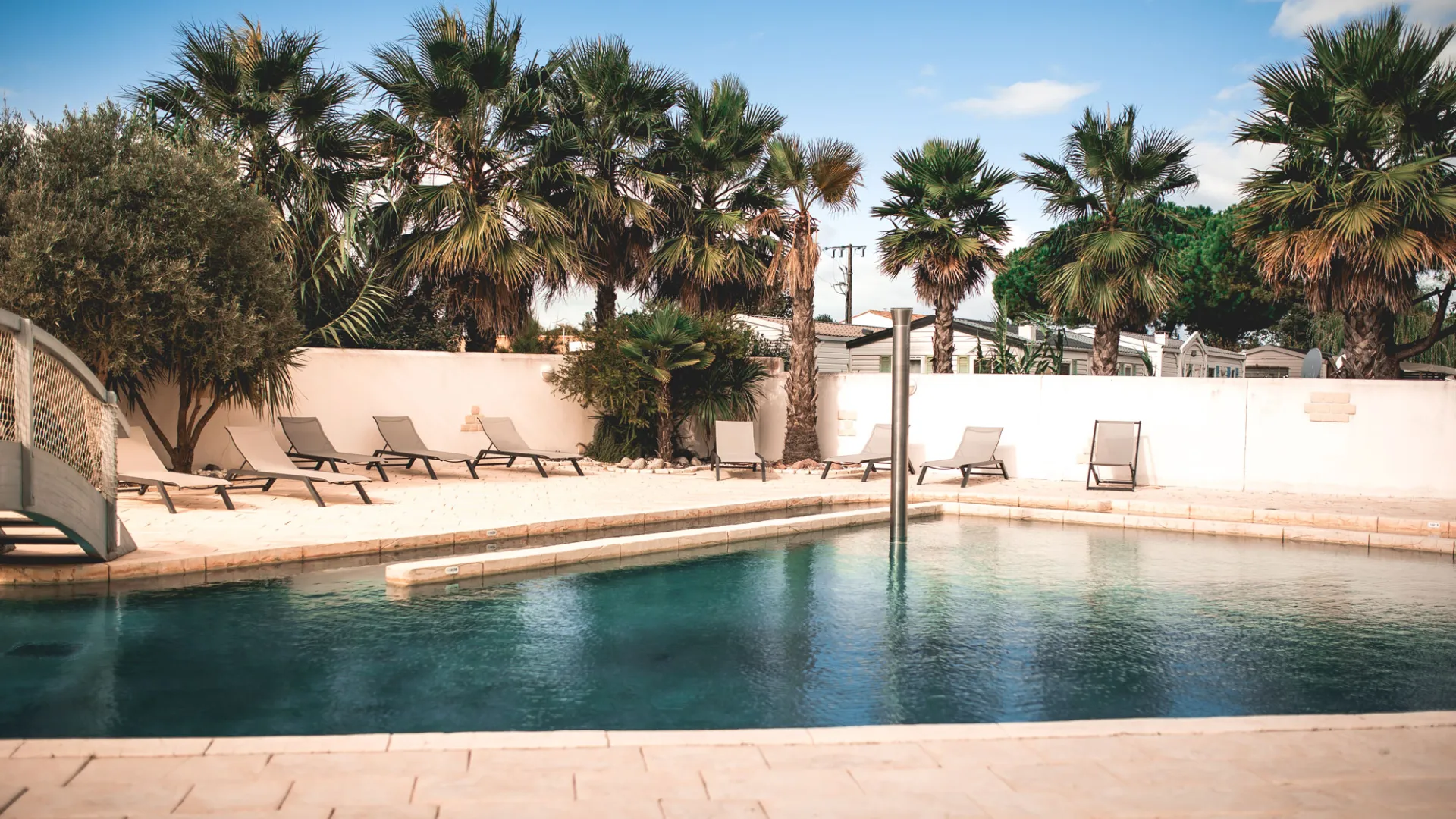camping le phare with pool