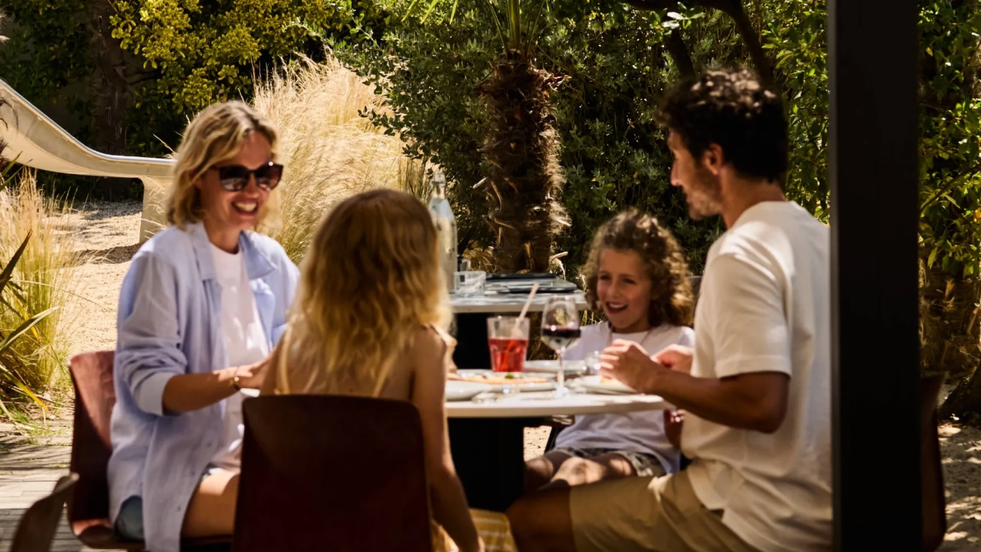 Famille au restaurant du Phare